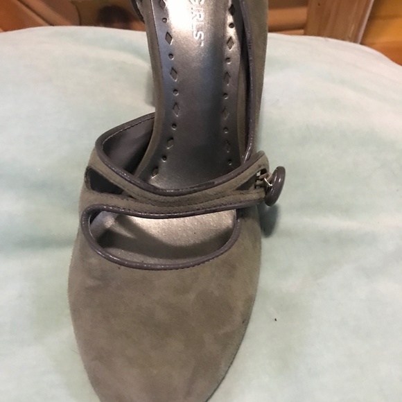 Retro - Picture 2 of 3